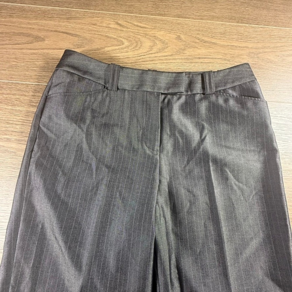 Tahari Women's PinStripe Pantsuit Workwear Gray Sheen Size 8 Office Preppy - Picture 13 of 16